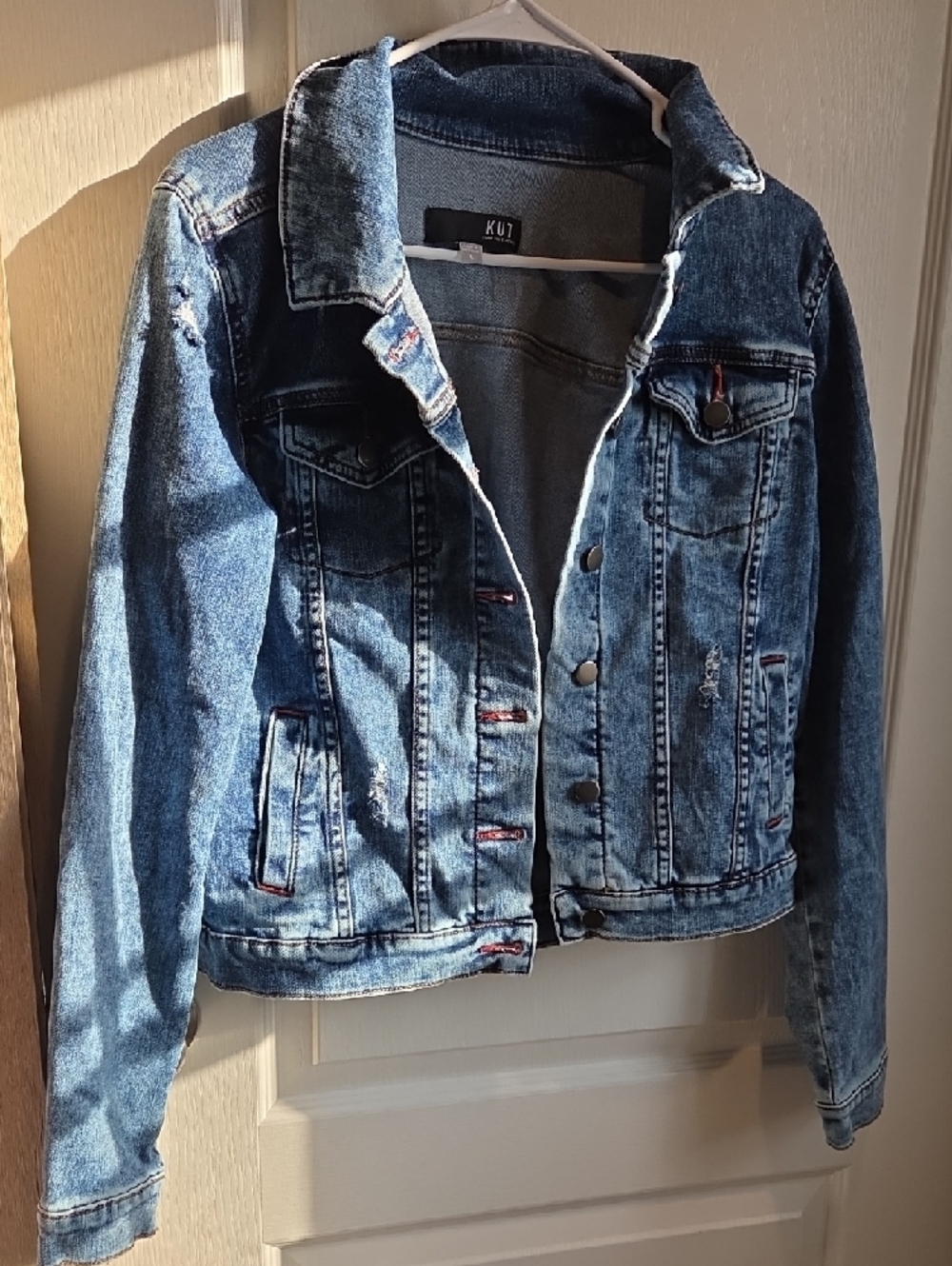 Kut from the Kloth Light Blue Denim Jacket with Contrast Stitching - Picture 2 of 6